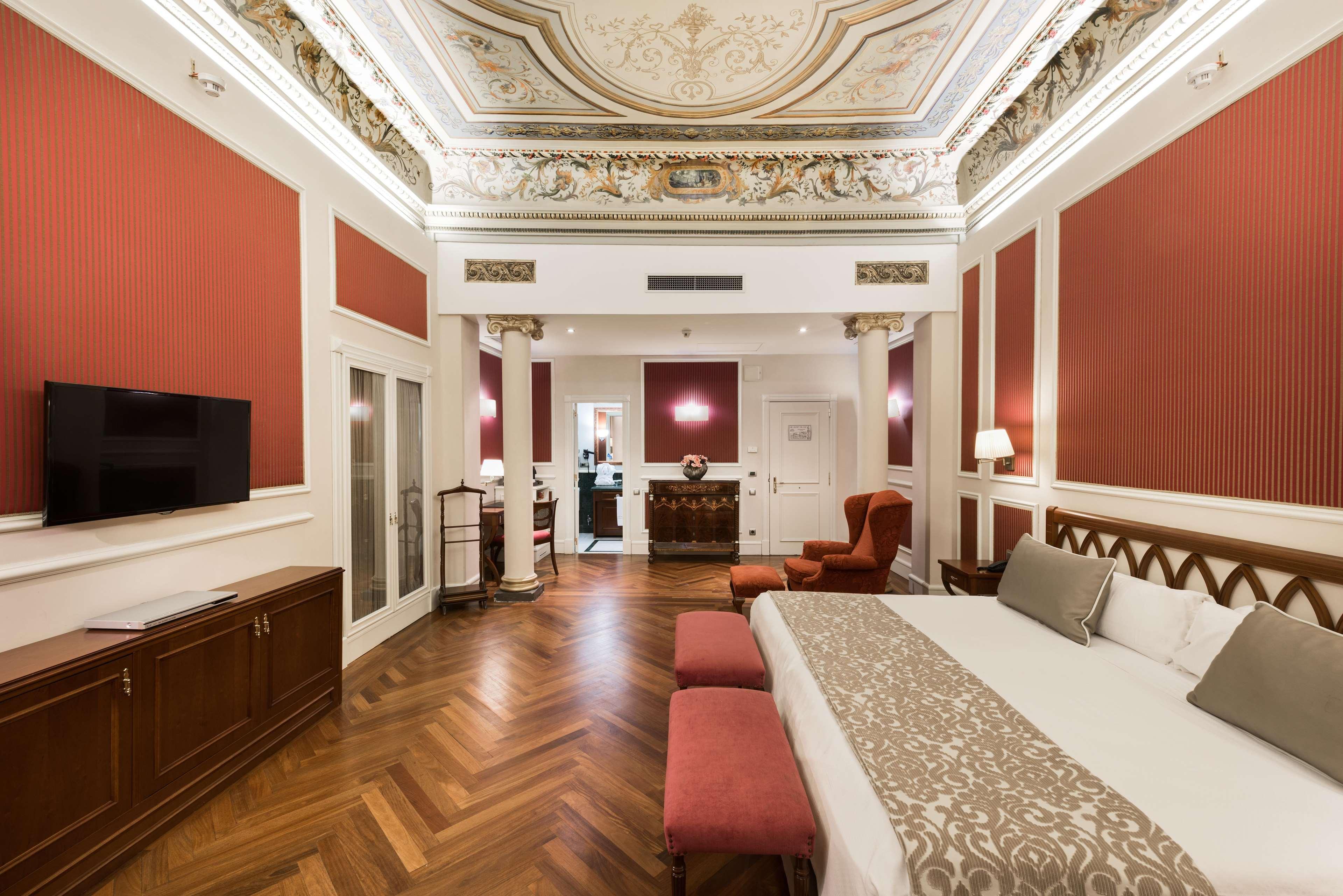 Catalonia Las Cortes Madrid Exterior photo
