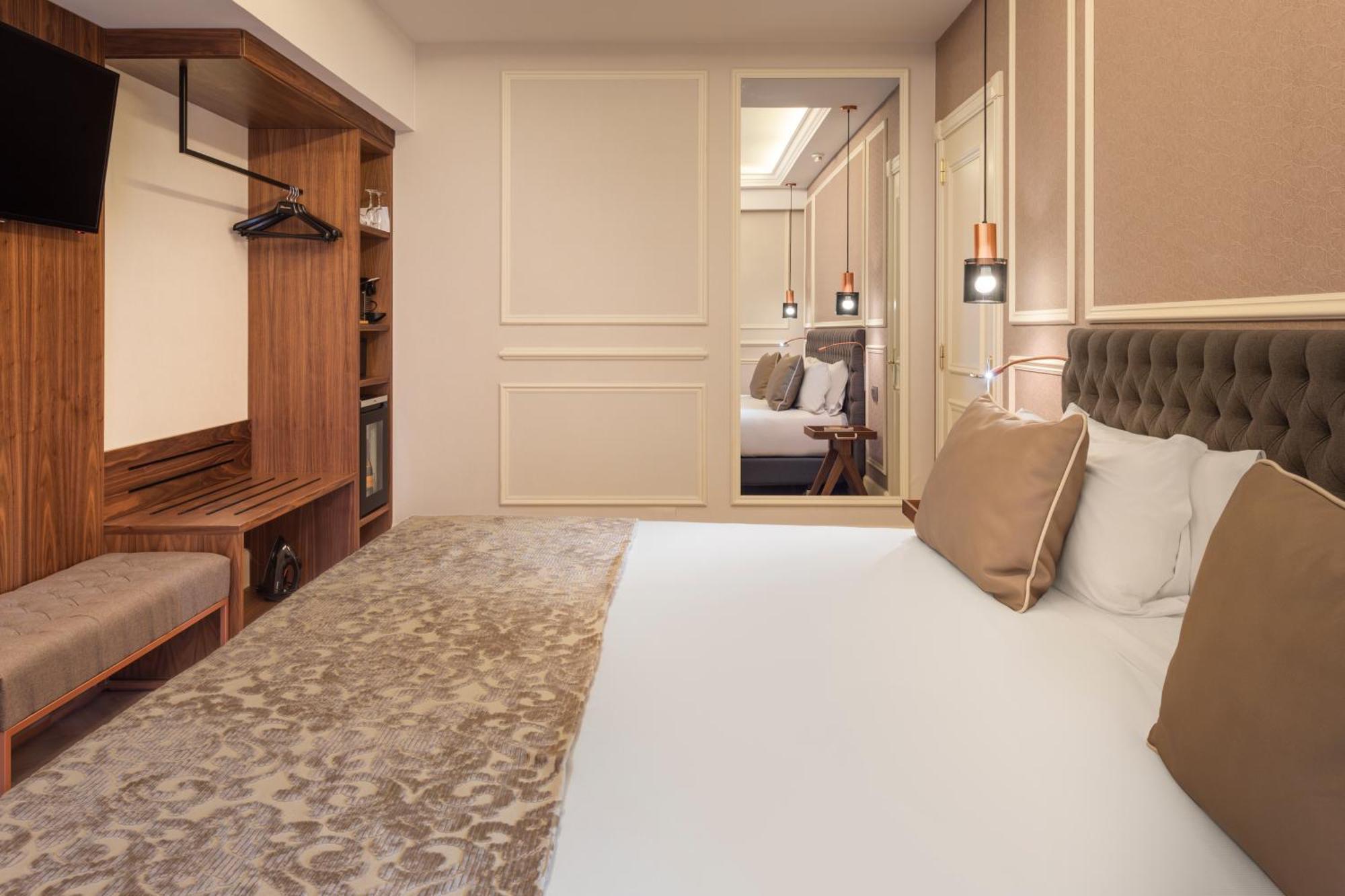 Catalonia Las Cortes Madrid Room photo