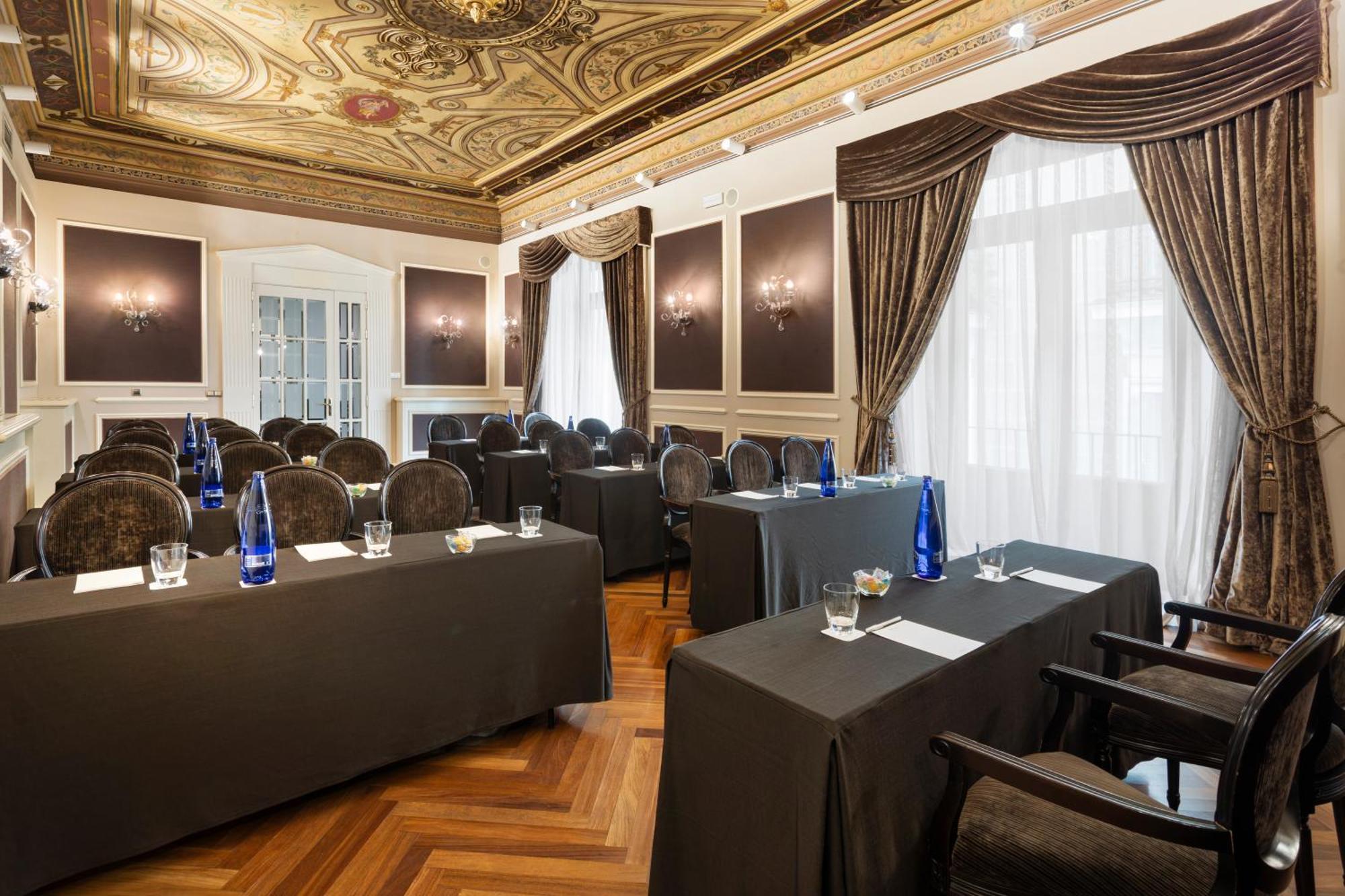 Catalonia Las Cortes Madrid Exterior photo